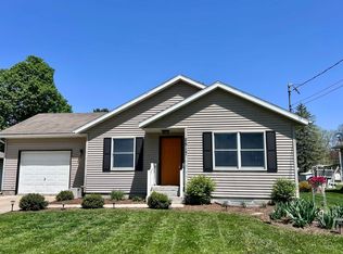 2517 River Rd, Decorah, IA 52101