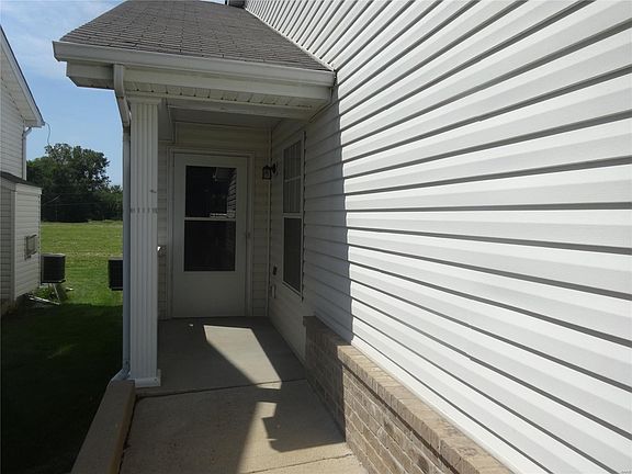 2nd image of 41 Jost Villa Dr