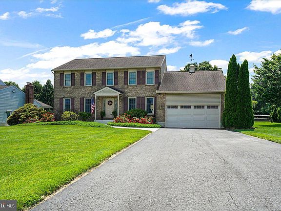 2nd image of 604 Langwater Dr