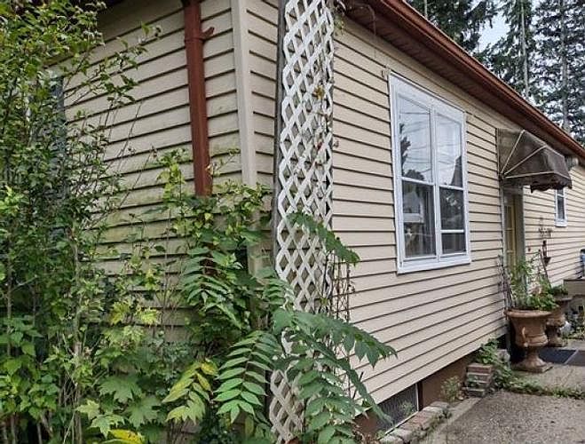 2nd image of 1711 Cooper Ave