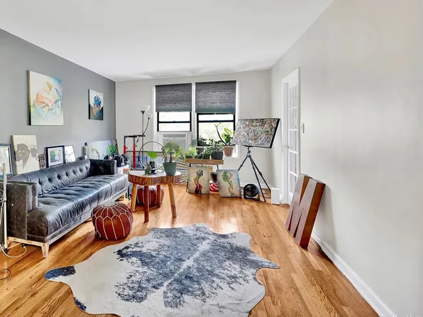 285 East 35th Street image 1 of 10