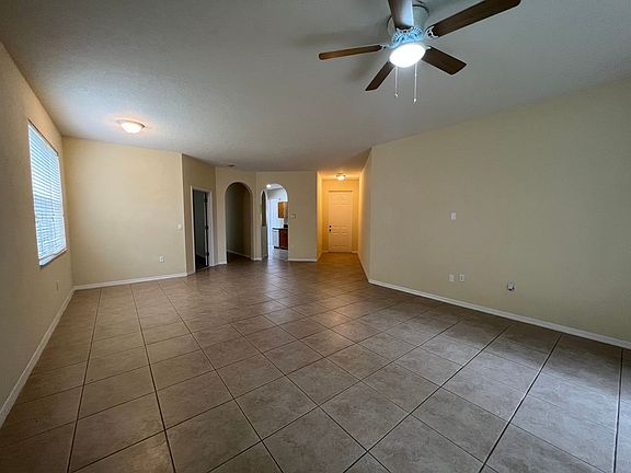 4th image of 800 SW Rocky Bayou Ter