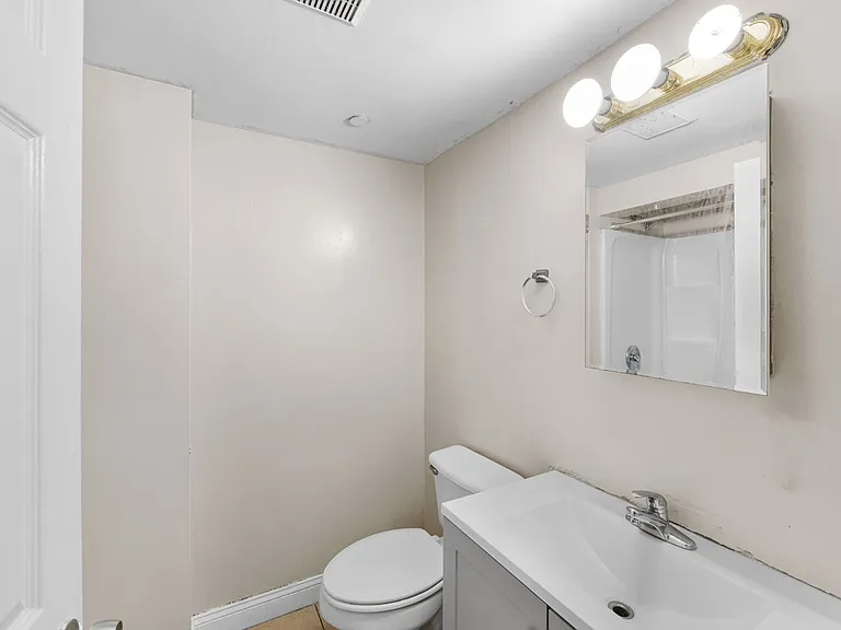 121 Homestead St #1 — Photo 7