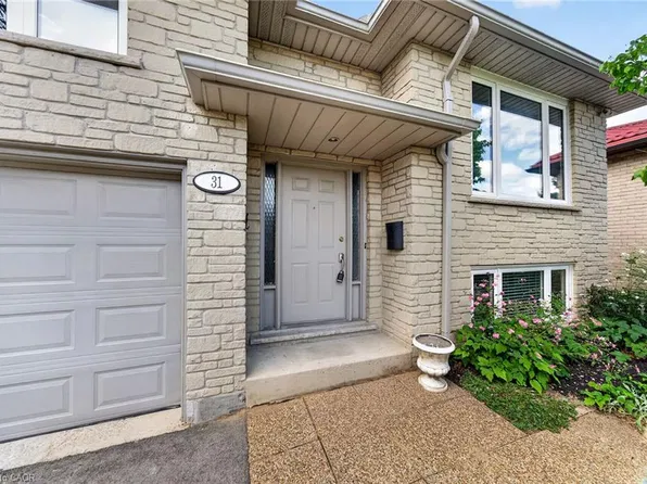 31 Gilcrest St, Hamilton, ON L9C 7G9