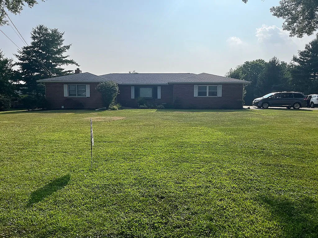 740 Johns Hill Rd photo 1