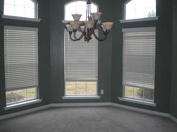 3rd image of 7519 Holly View Dr