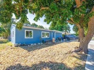 404 Bayberry Dr, Lake Park, FL 33403