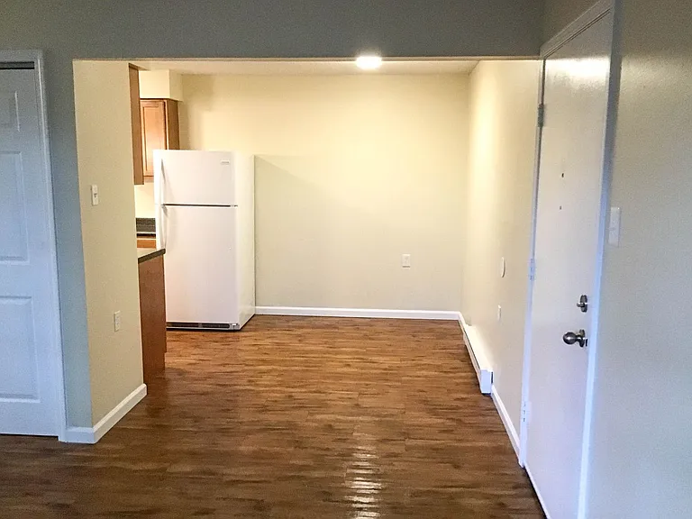 710 Elm Dr — Photo 5