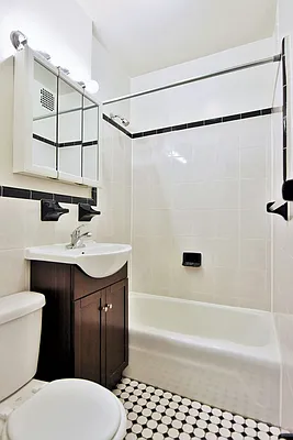 Rented by Balass Ralph, LREB | media 10