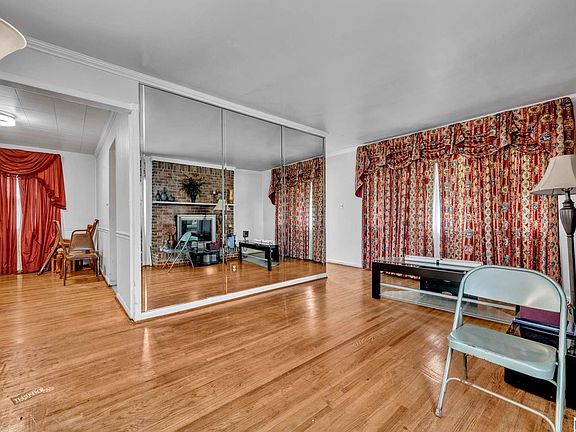 4th image of 2533 19th St S