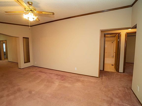 5th image of 520 Illinois Ave