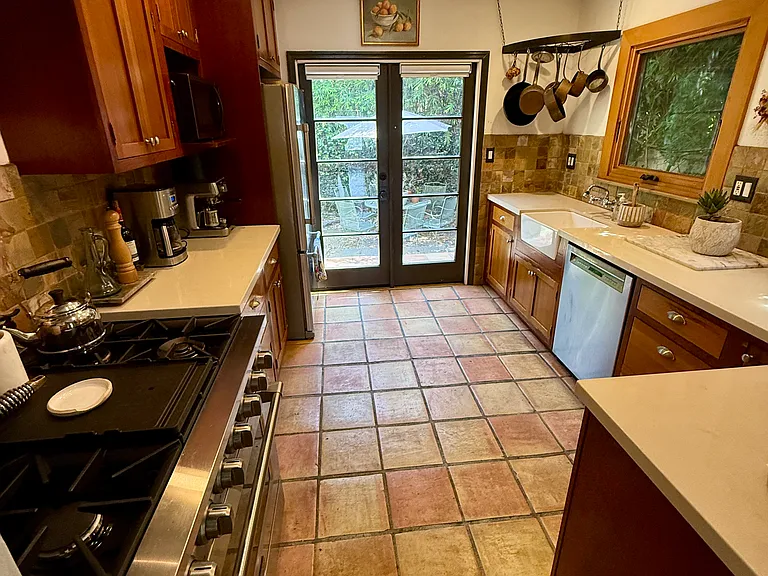 2140 Mayview Dr — Photo 6