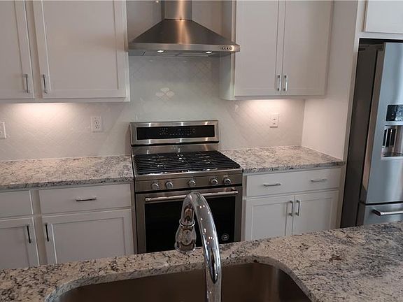 2nd image of 221 Napa Dr #8