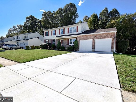 3rd image of 720 Fox Chase Cir