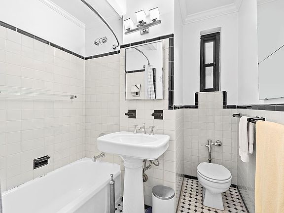 4th image of 349 E 49th St APT 2V