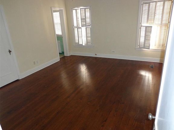 5th image of 4420 Normandy Ave