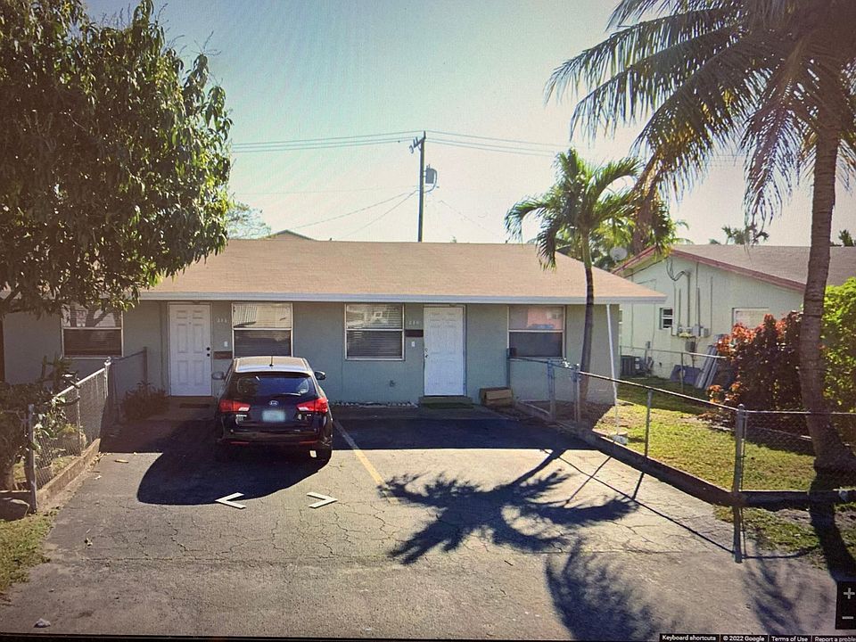 1st image of 280 NE 40th Ct