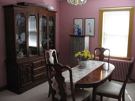 4th image of 157 Lindsey Ave