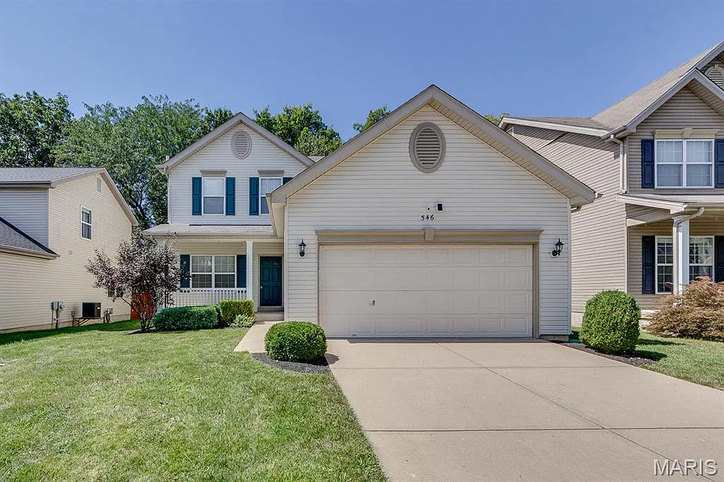 3 bed, 2.5 bath, 1728 sqft, $2,400 — Photo 1