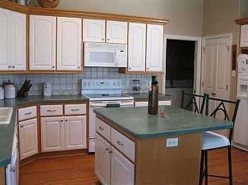 5th image of 3207 Legend Oaks Blvd