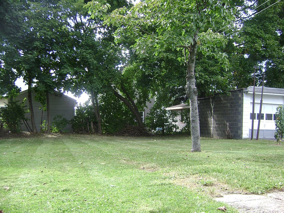 2nd image of 25 Berlin St #1