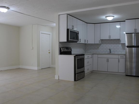 3rd image of 715 Washington Ave #33