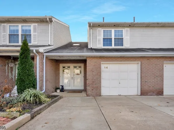 14 Lee Ct, Lebanon Boro, NJ 08833
