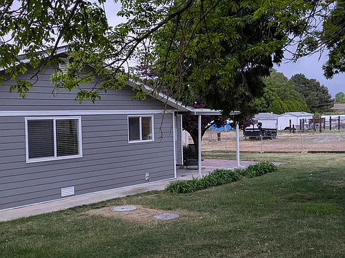 558 W Greenwood Dr #A Photo 1