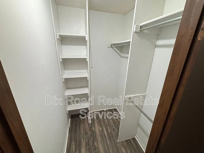 1 bed, 1.0 bath, 726 sqft, $695 — Photo 4