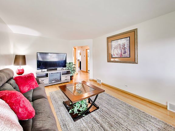 3rd image of 1118 Bohland Ave