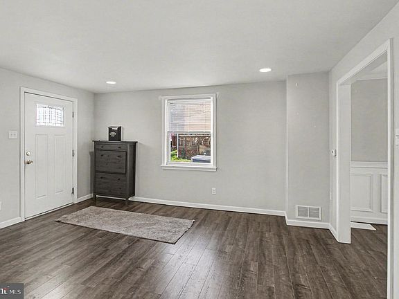 5th image of 646 Clymer Ln