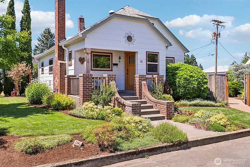 2nd image of 4100 Creston Avenue