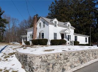 106 Smithtown Rd, Fishkill, NY 12524