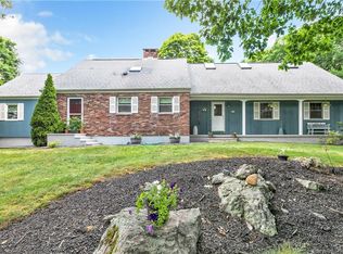 16 Pepper Ridge Dr, Shelton, CT 06484