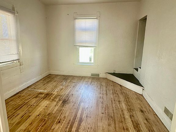 5th image of 212 Robertson Ave