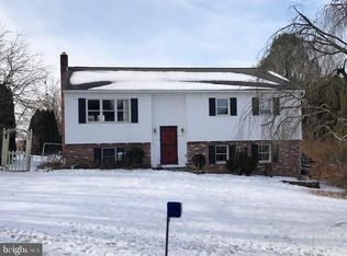 16 Loose Ln, Leesport, PA 19533