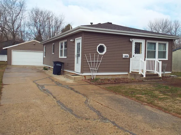 1029 3rd Ave W, Sibley, IA 51249