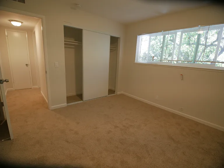 1285 Manchester Dr #2 — Photo 21