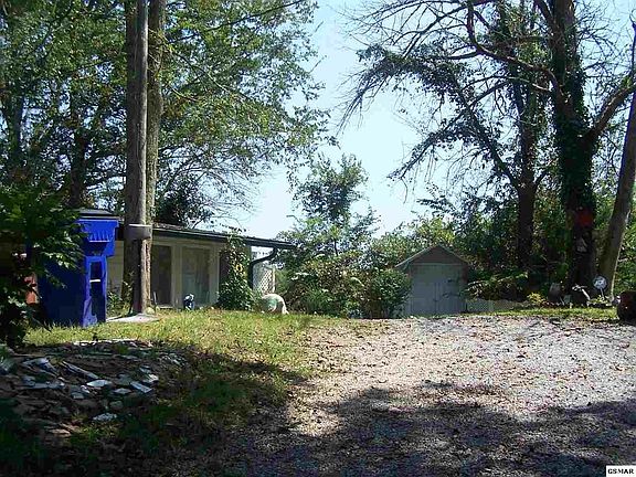 5th image of 1210 Canyon Hills Ct
