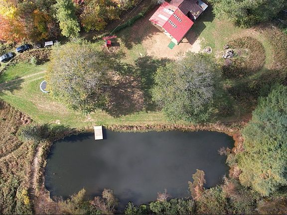 Above image of the pond and stage. Renter's have access to this area.