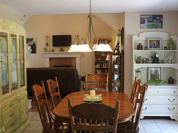 5th image of 147 Kensington Dr