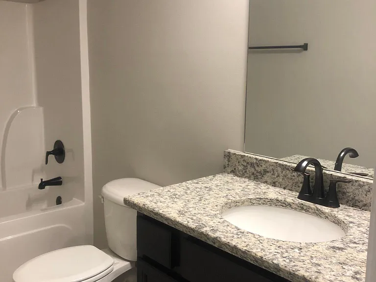 418 Berg Ct — Photo 11