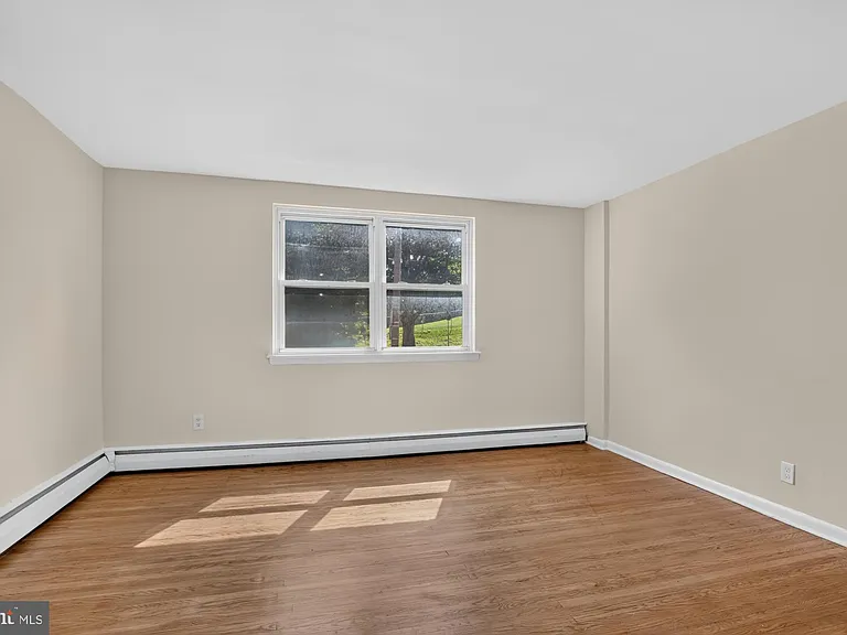5990 Henry Ave #2 — Photo 9