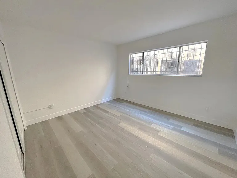 1974 S Garth Ave #3 — Photo 16