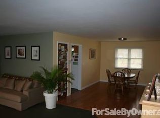 705 S Forest Park Dr, Eureka, IL