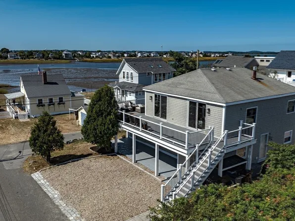 8 44th St #1, Newbury, MA 01951