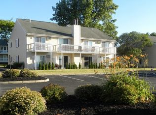 410 N Lake Pine Dr APT 4, Marblehead, OH 43440