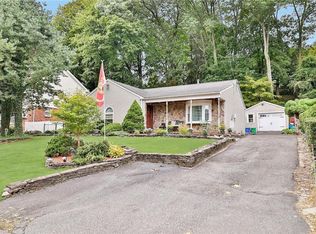 17 N Lexow Ave, Nanuet, NY 10954
