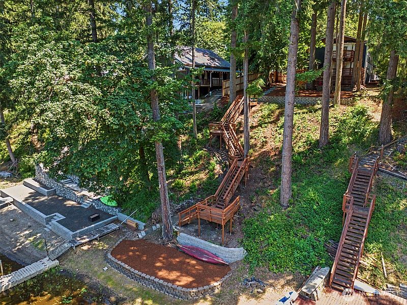 4th image of 5633 Lake Saint Clair Drive SE