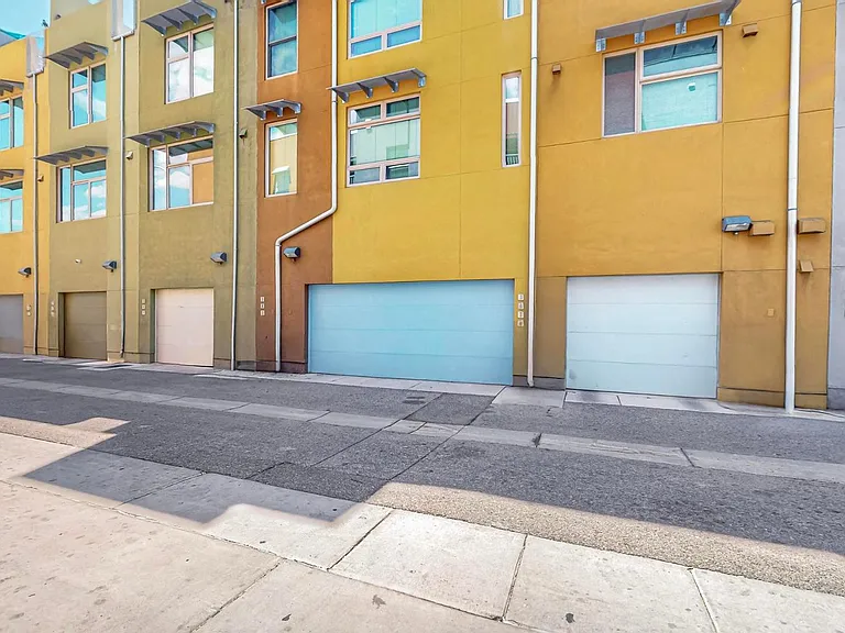 343 Platinum St SW #B — Photo 12